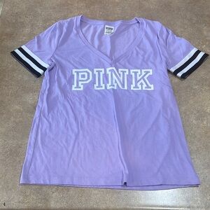 Victoria's Secret PINK Lavender v neck Tee size small